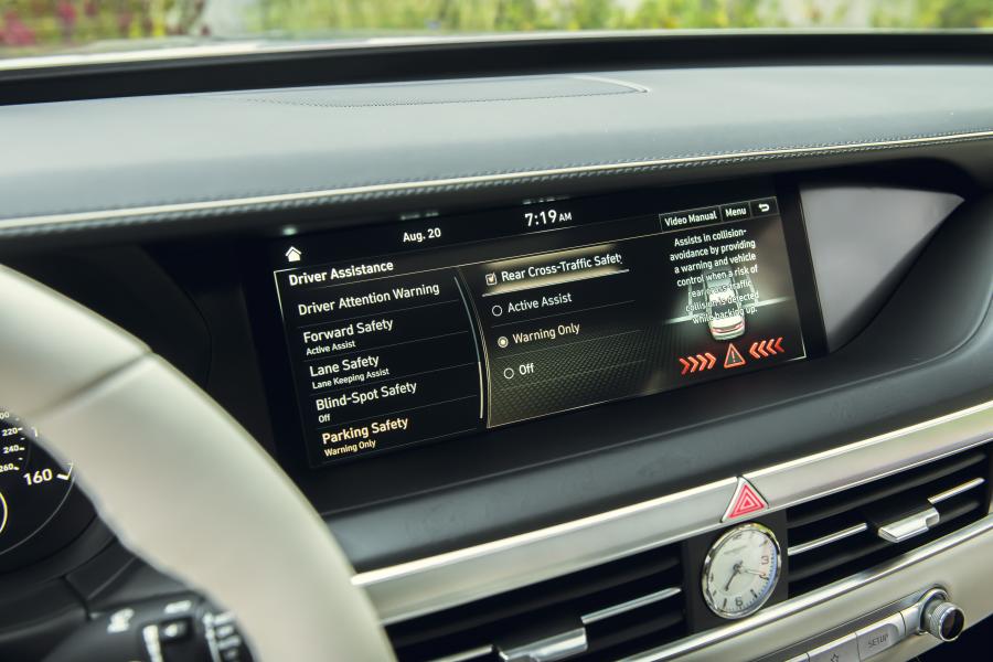 Детали интерьера Genesis G90 2019 года  (NA) (фото 47 из 48)
